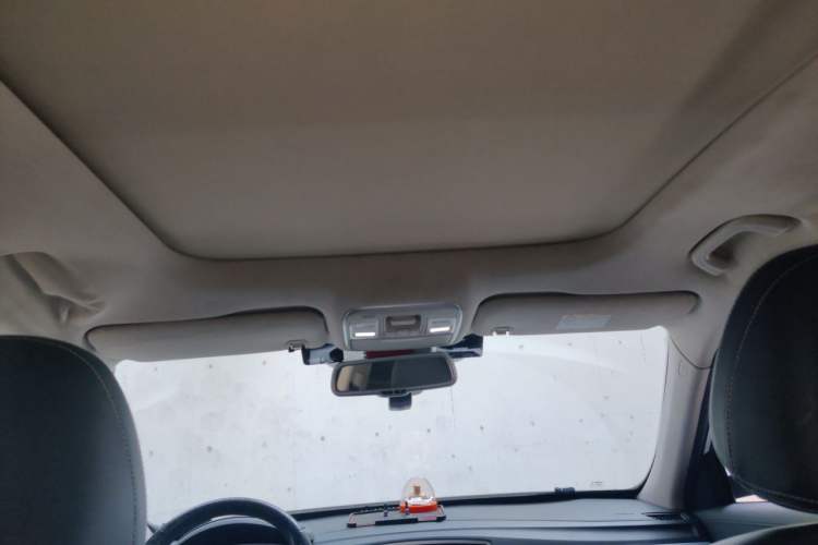 Used Geely Auto Emgrand X7 Sport 2016 1.8TD Automatic Smart Model Headliner