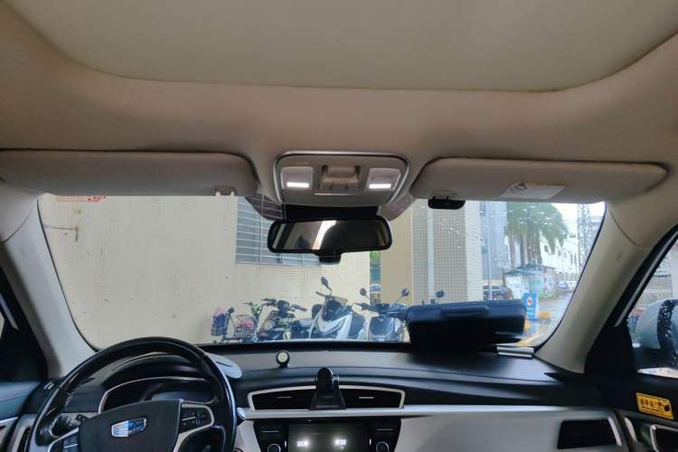 Used Geely Auto Emgrand X7 Sport 2016 1.8TD Automatic All-Wheel-Drive ZhiZun Edition Headliner