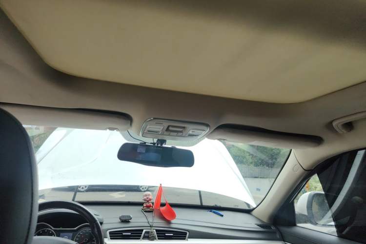 Used Geely Auto Emgrand X7 Sport 2016 2.0L Manual ZhiShang Version Headliner