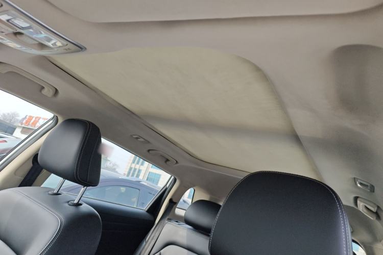 Used Geely Auto Emgrand X7 Sport 2016 2.0L Manual ZhiShang Version Headliner