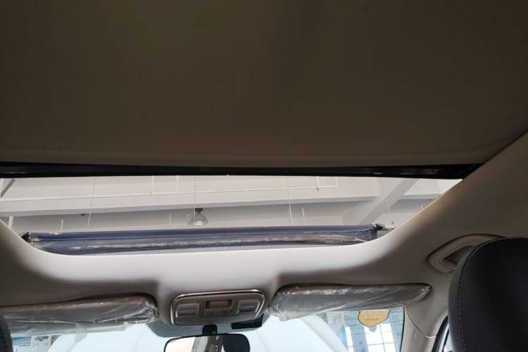 Used Geely Auto Emgrand X7 Sport 2016 2.0L Manual Smart Connect Version Headliner