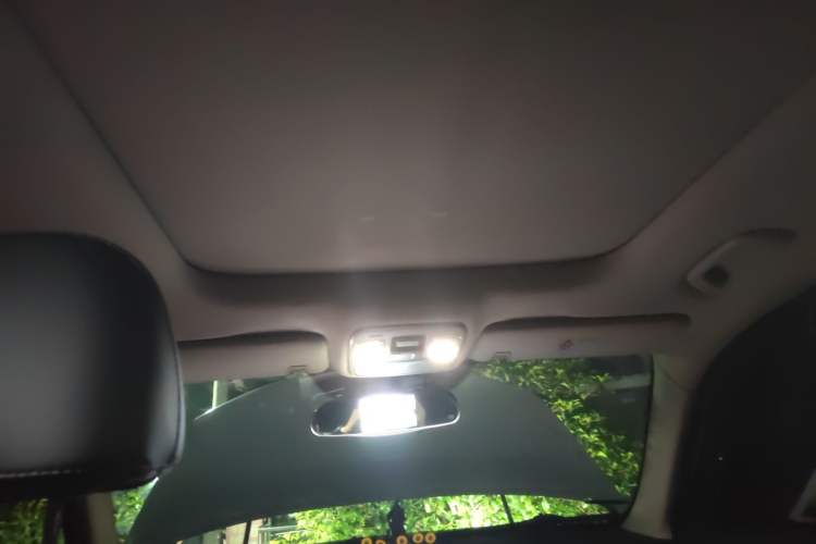 Used Geely Auto Emgrand X7 Sport 2016 1.8TD Automatic Smart Model Headliner