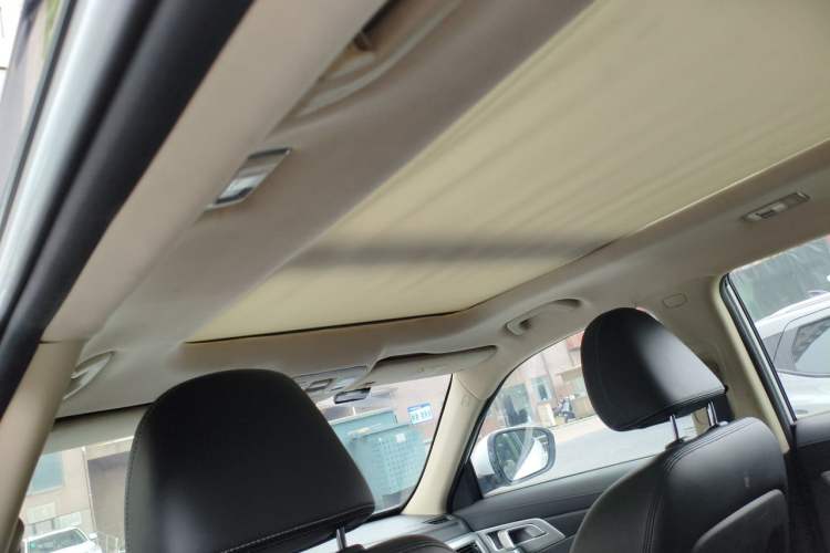Used Geely Auto Emgrand X7 Sport 2016 1.8TD Automatic ZhiShang Model Headliner