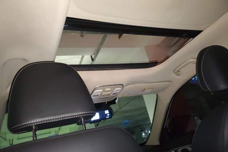 Used Geely Auto Emgrand X7 Sport 2016 1.8TD Automatic Smart Model Headliner