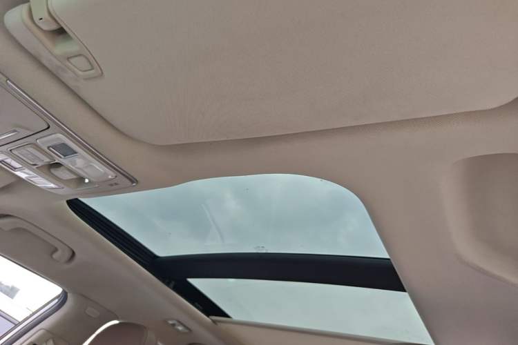 Used Geely Auto Emgrand X7 Sport 2016 1.8TD Automatic ZhiZun Version Headliner