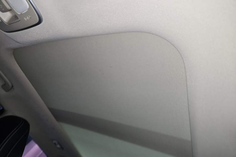 Used Geely Auto Emgrand X7 Sport 2016 1.8TD Automatic Smart Model Headliner