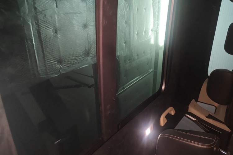 Used Geely Auto Emgrand X7 Sport 2016 1.8TD Automatic Smart Connectivity Version Headliner