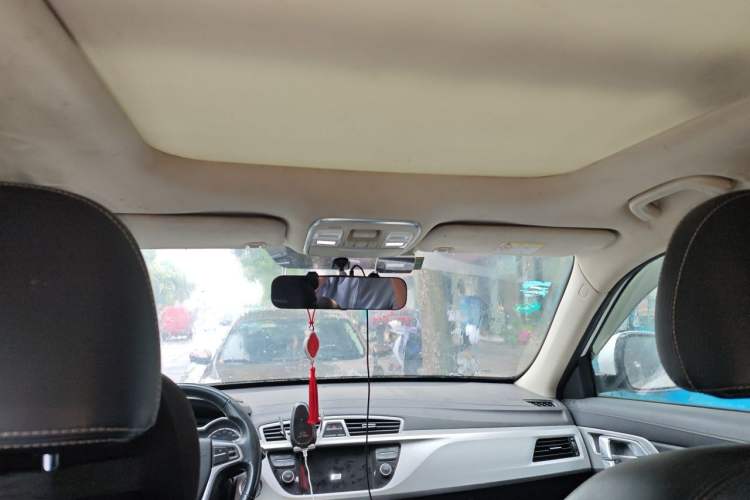 Used Geely Auto Emgrand X7 Sport 2016 2.0L Manual ZhiShang Version Headliner