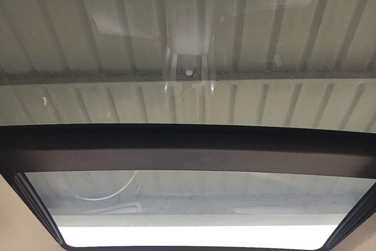 Used Geely Auto Emgrand X7 Sport 2016 1.8TD Automatic Smart Connectivity Version Headliner
