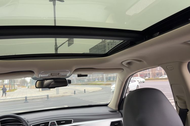 Used Geely Auto Emgrand X7 Sport 2016 1.8TD Automatic Smart Model Headliner