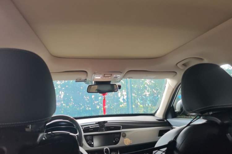 Used Geely Auto Emgrand X7 Sport 2016 1.8TD Automatic Smart Model Headliner