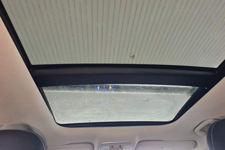 Used Geely Auto Emgrand X7 Sport 2016 2.0L Manual ZhiShang Version Headliner
