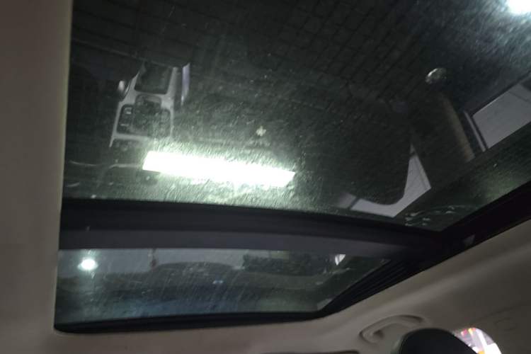 Used Geely Auto Emgrand X7 Sport 2016 2.0L Manual Smart Connect Version Headliner