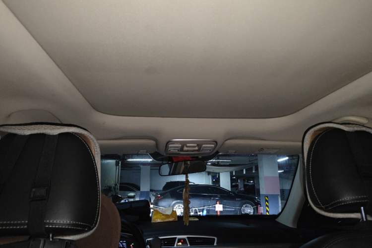 Used Geely Auto Emgrand X7 Sport 2016 1.8TD Automatic Smart Connectivity Version Headliner