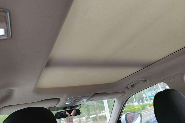 Used Geely Auto Emgrand X7 Sport 2016 1.8TD Automatic Smart Connectivity Version Headliner