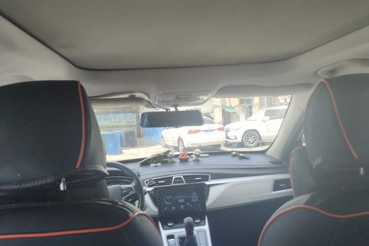 Used Geely Auto Emgrand X7 Sport 2016 2.0L Manual ZhiShang Version Headliner