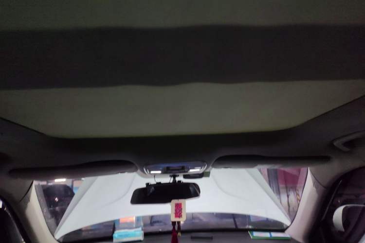 Used Geely Auto Emgrand X7 Sport 2016 1.8TD Automatic Smart Connectivity Version Headliner
