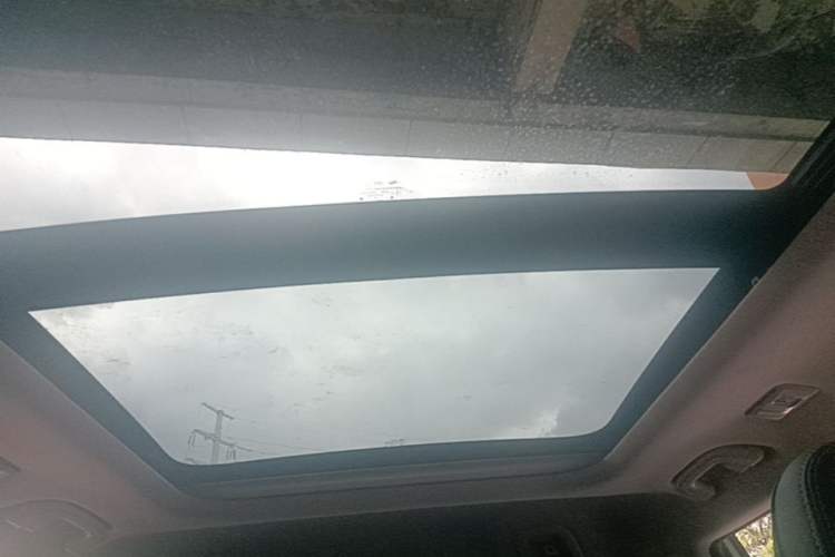 Used Geely Auto Emgrand X7 Sport 2016 2.0L Manual ZhiShang Version Headliner