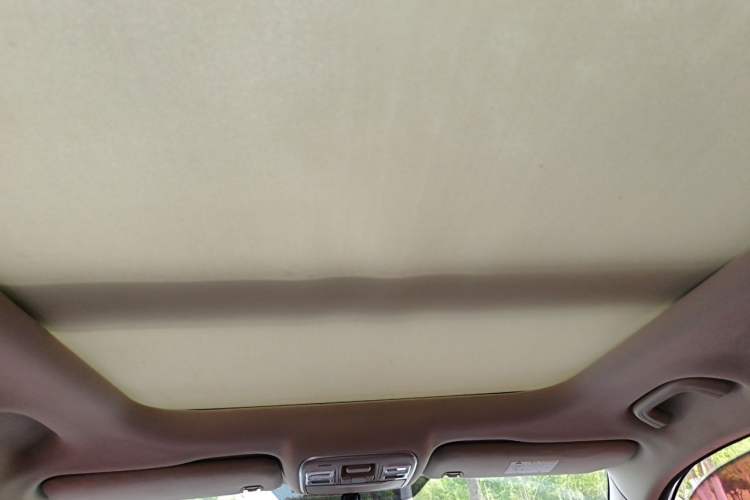 Used Geely Auto Emgrand X7 Sport 2016 2.0L Manual ZhiShang Version Headliner