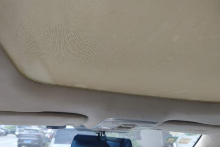 Used Geely Auto Emgrand X7 Sport 2016 2.0L Manual ZhiShang Version Headliner