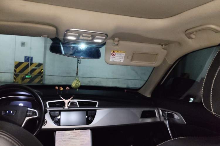 Used Geely Auto Emgrand X7 Sport 2016 1.8TD Automatic Smart Connectivity Version Headliner