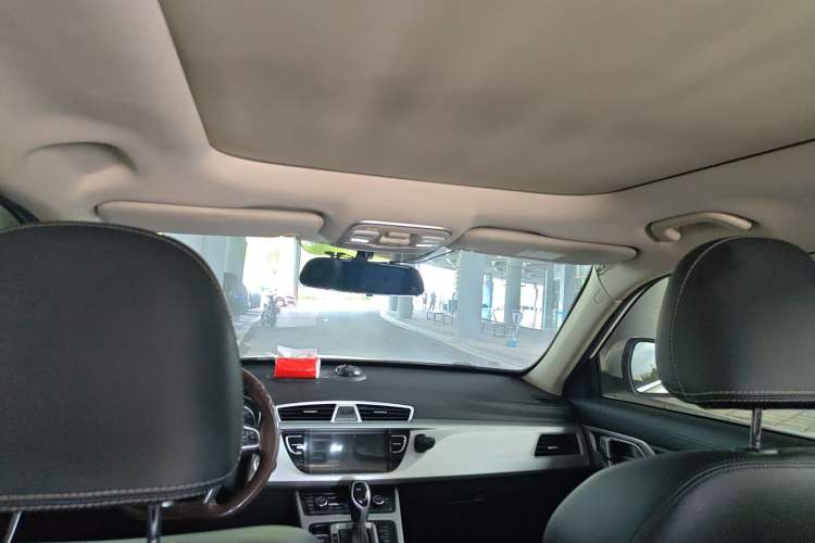 Used Geely Auto Emgrand X7 Sport 2016 1.8TD Automatic Smart Connectivity Version Headliner