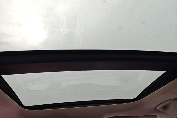 Used Geely Auto Emgrand X7 Sport 2016 1.8TD Automatic ZhiShang Model Headliner