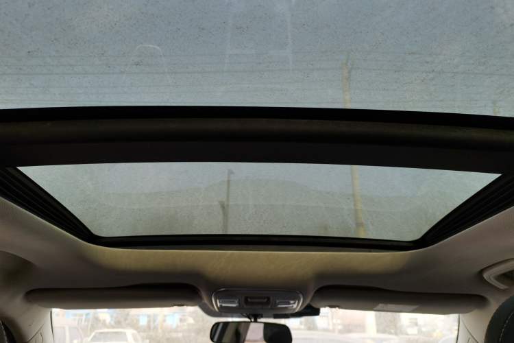 Used Geely Auto Emgrand X7 Sport 2016 2.0L Manual ZhiShang Version Headliner
