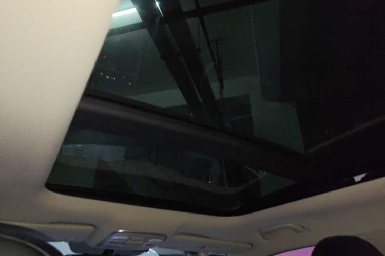 Used Geely Auto Emgrand X7 Sport 2016 1.8TD Automatic Smart Connectivity Version Headliner