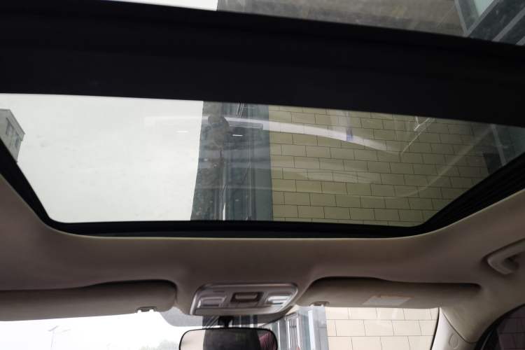 Used Geely Auto Emgrand X7 Sport 2016 1.8TD Automatic Smart Connectivity Version Headliner