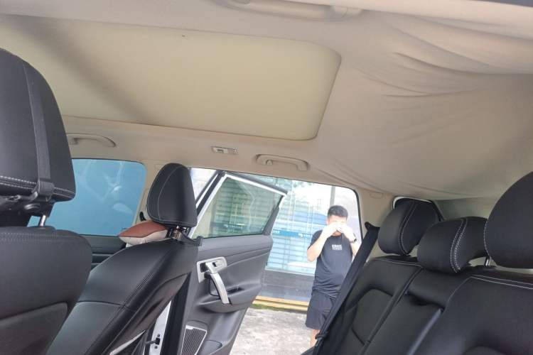 Used Geely Auto Emgrand X7 Sport 2016 1.8TD Automatic Smart Connectivity Version Headliner
