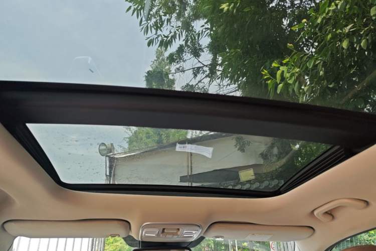 Used Geely Auto Emgrand X7 Sport 2016 1.8TD Automatic All-Wheel-Drive ZhiZun Edition Headliner