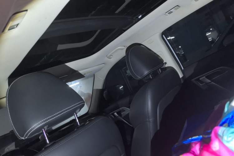 Used Geely Auto Emgrand X7 Sport 2016 1.8TD Automatic Smart Model Headliner