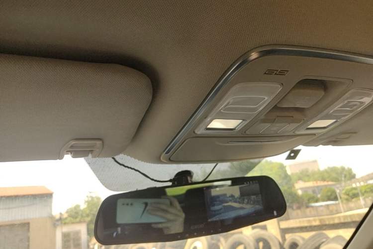 Used Geely Auto Emgrand X7 Sport 2016 2.0L Manual ZhiShang Version Headliner