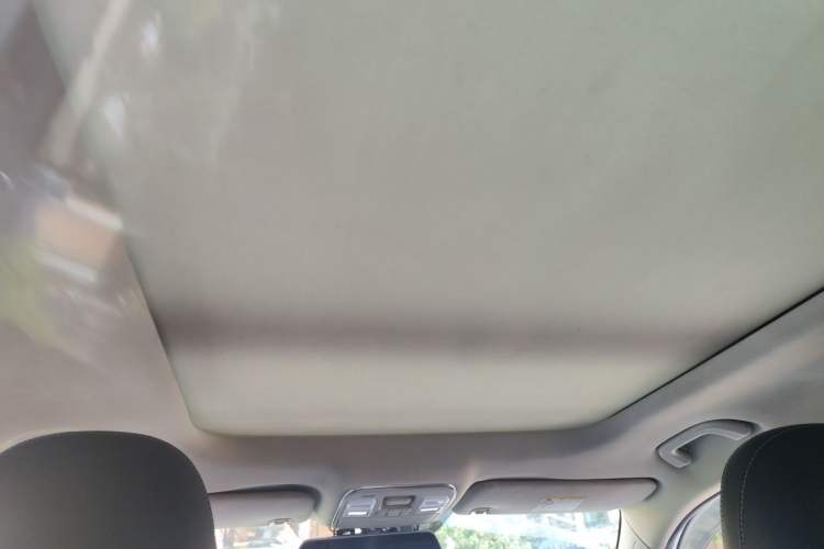 Used Geely Auto Emgrand X7 Sport 2016 2.0L Manual ZhiShang Version Headliner