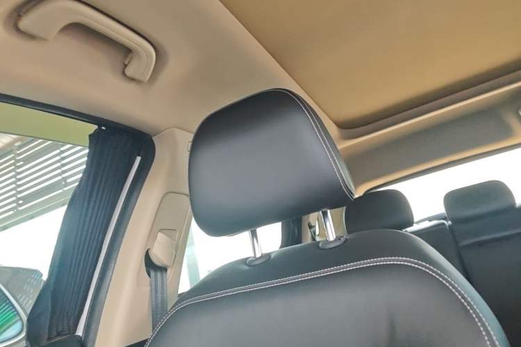 Used Geely Auto Emgrand X7 Sport 2016 1.8TD Manual ZhiShang Model Headliner