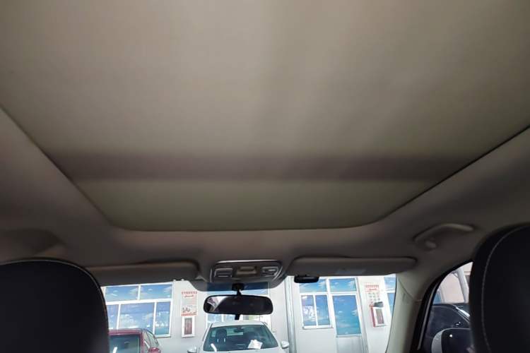 Used Geely Auto Emgrand X7 Sport 2016 2.0L Manual ZhiShang Version Headliner