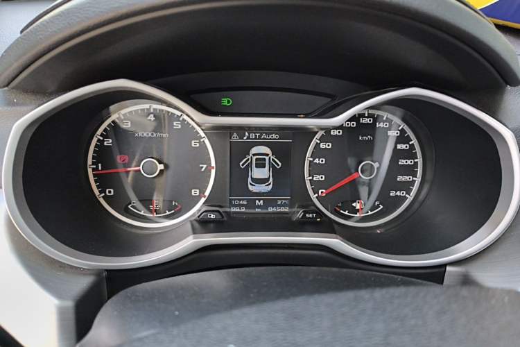 Used Geely Auto Emgrand X7 Sport 2016 2.0L Manual ZhiShang Version Instrument Cluster