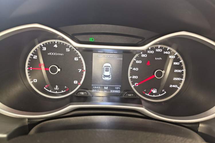 Used Geely Auto Emgrand X7 Sport 2016 2.0L Manual ZhiShang Version Instrument Cluster