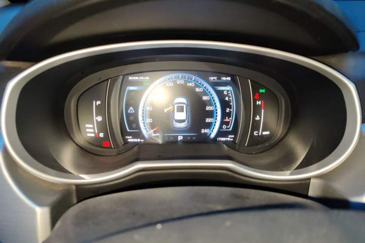Used Geely Auto Emgrand X7 Sport 2016 1.8TD Automatic ZhiZun Version Instrument Cluster