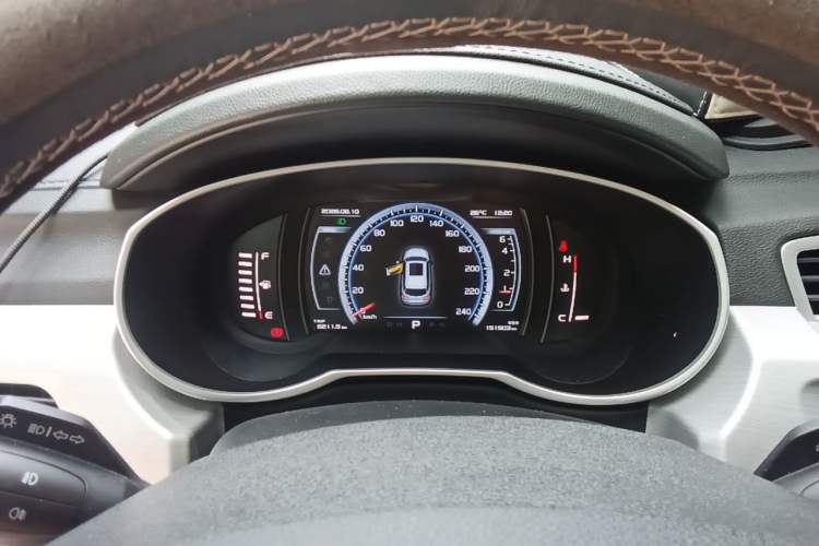 Used Geely Auto Emgrand X7 Sport 2016 1.8TD Automatic ZhiZun Version Instrument Cluster
