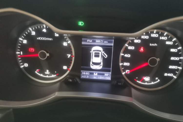 Used Geely Auto Emgrand X7 Sport 2016 2.0L Manual ZhiShang Version Instrument Cluster