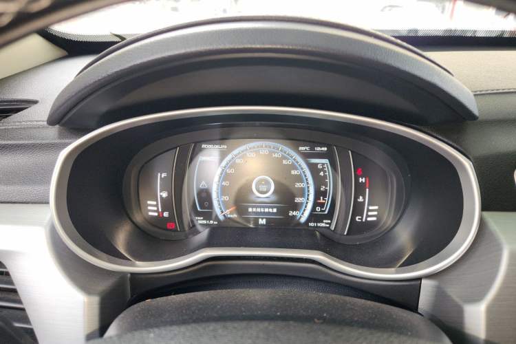Used Geely Auto Emgrand X7 Sport 2016 2.0L Manual ZhiShang Version Instrument Cluster