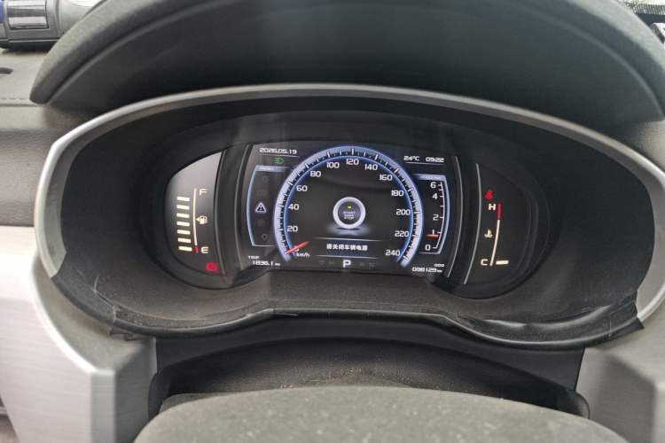 Used Geely Auto Emgrand X7 Sport 2016 1.8TD Automatic ZhiZun Version Instrument Cluster