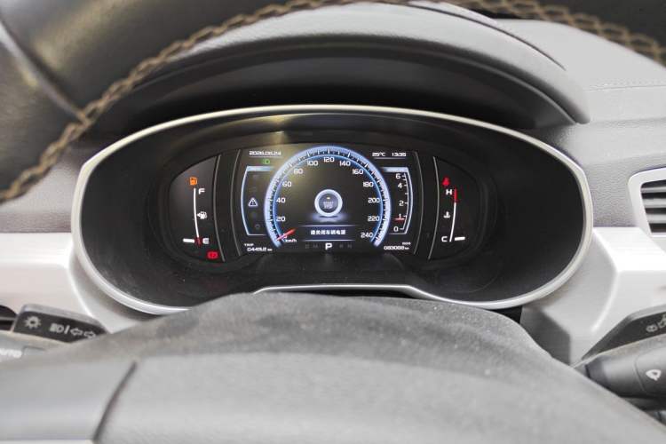 Used Geely Auto Emgrand X7 Sport 2016 1.8TD Automatic Smart Connectivity Version Instrument Cluster