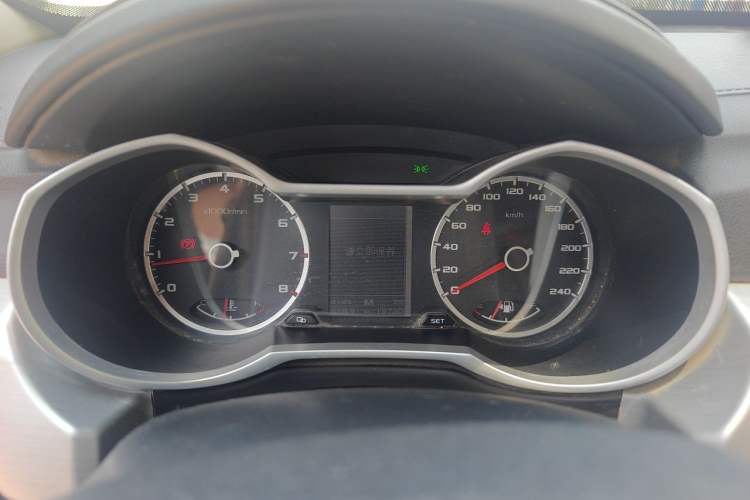 Used Geely Auto Emgrand X7 Sport 2016 2.0L Manual ZhiShang Version Instrument Cluster