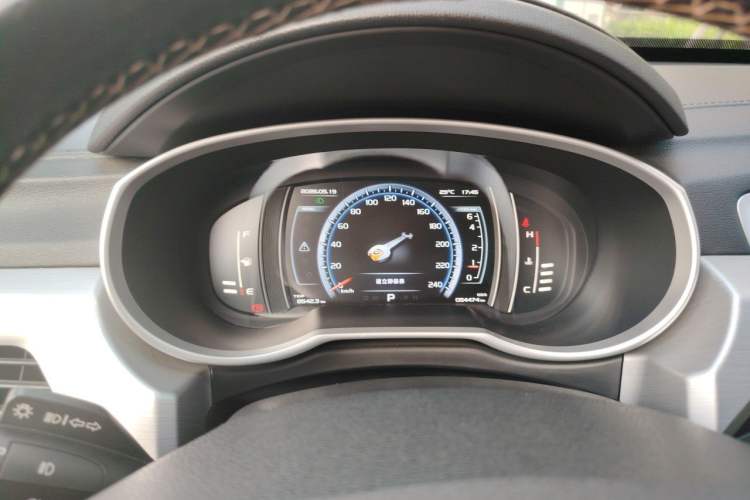 Used Geely Auto Emgrand X7 Sport 2016 1.8TD Automatic ZhiZun Version Instrument Cluster