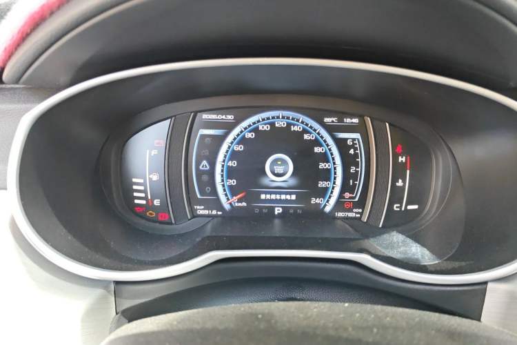 Used Geely Auto Emgrand X7 Sport 2016 1.8TD Automatic Smart Connectivity Version Instrument Cluster