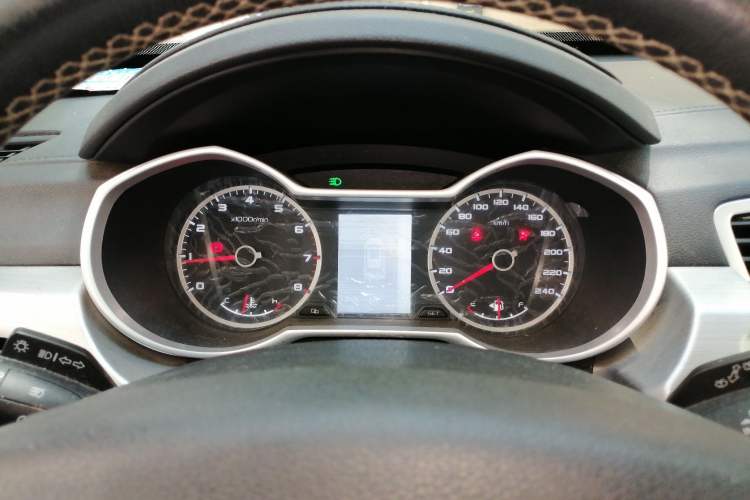 Used Geely Auto Emgrand X7 Sport 2016 2.0L Manual ZhiShang Version Instrument Cluster