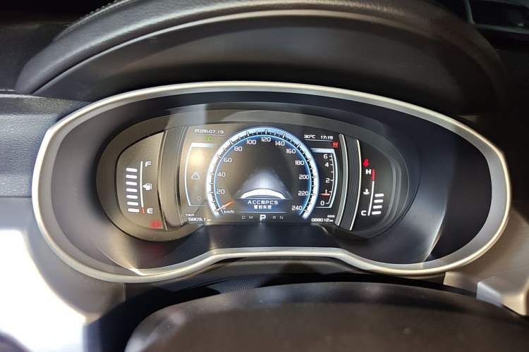 Used Geely Auto Emgrand X7 Sport 2016 1.8TD Automatic ZhiZun Version Instrument Cluster